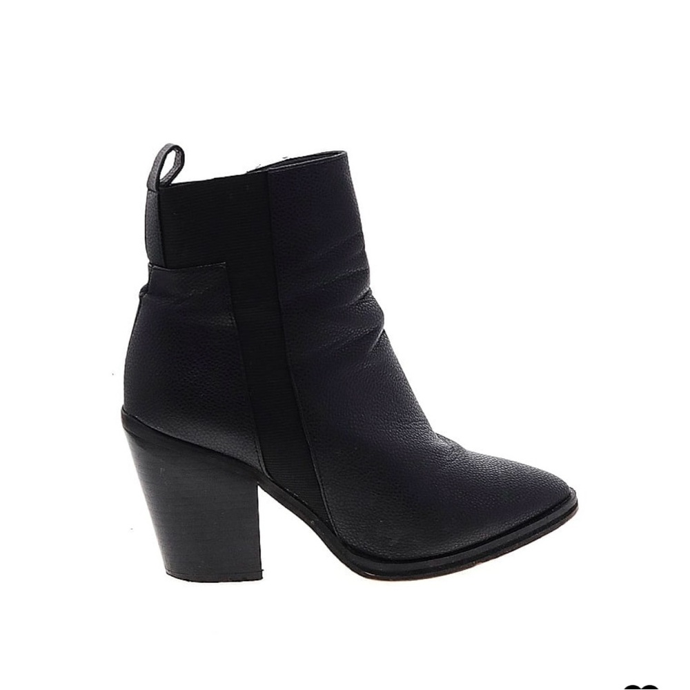 SOLD Krush Pointed Toe Ankle Boot